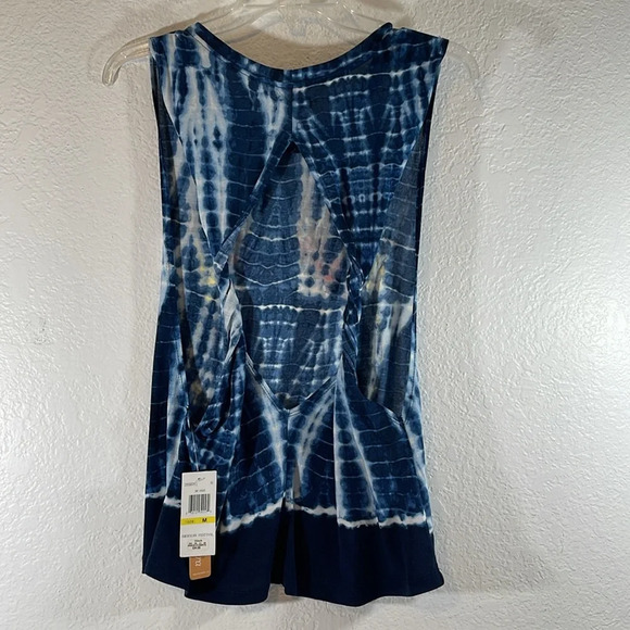 TAKARA “YOUNG AND FREE” Scoop Neckline Tie-Dye Open Back Graphic Tee Size M NEW - Picture 4 of 10